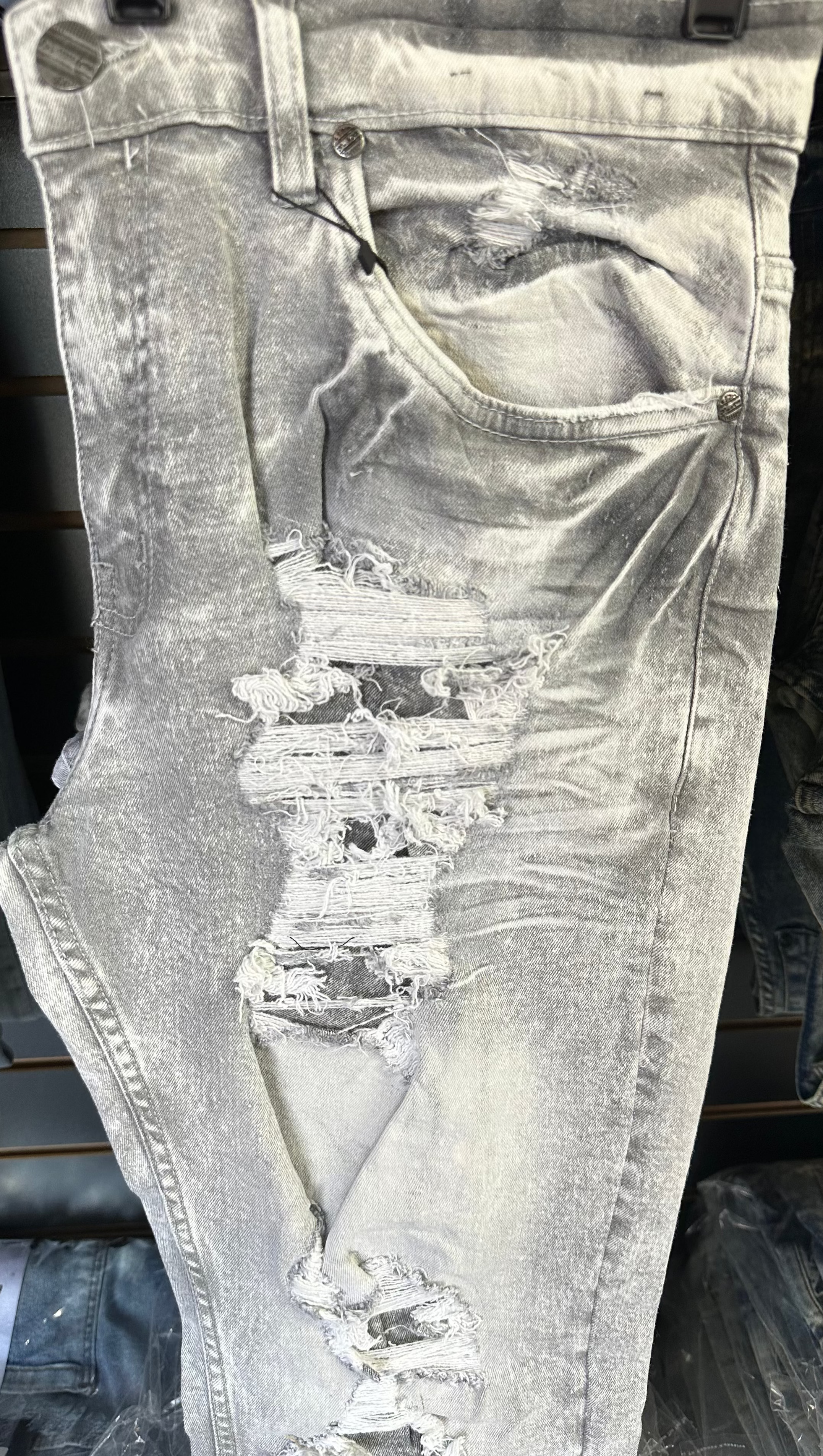 MEN'S CHOPPED RELAXED STRAIGHT DENIM PANT - GREY