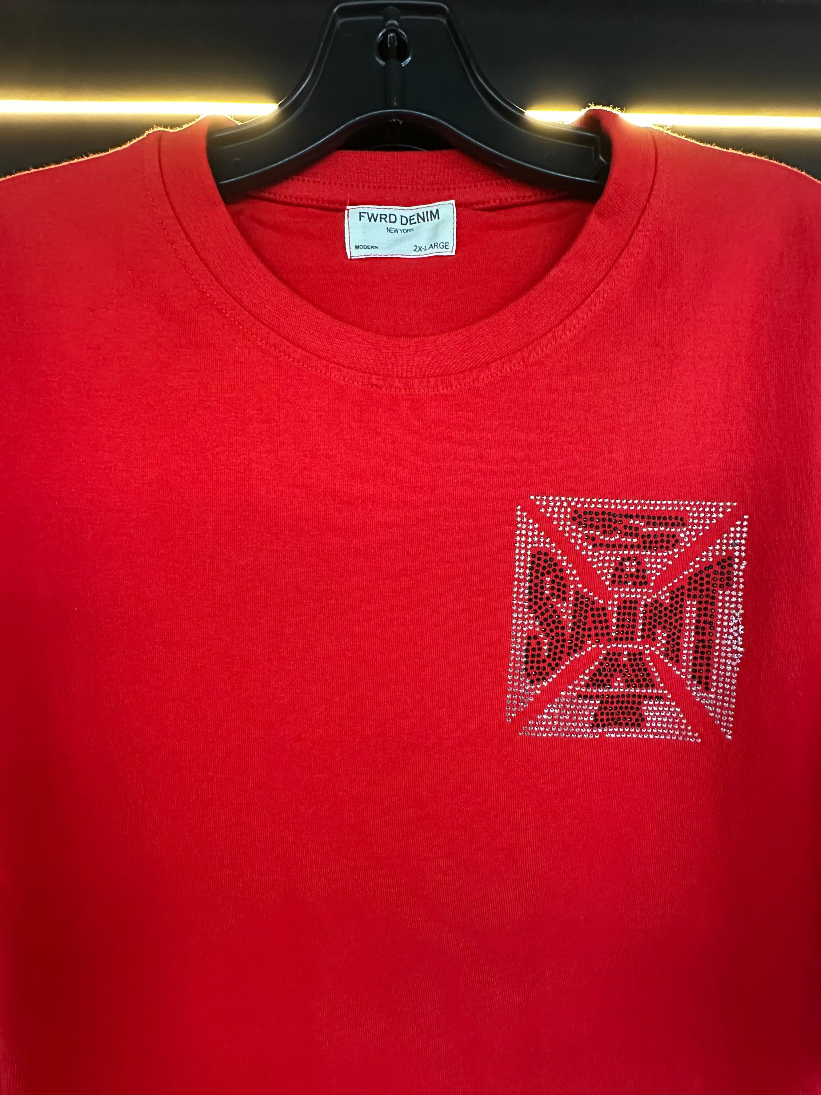 MEN'S SAINT CRYSTAL S/SLV TEE - RED